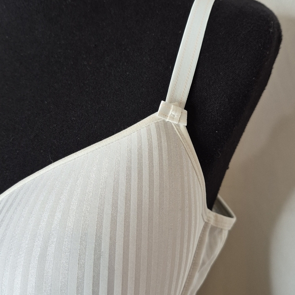 Freya Idol Underwire Moulded Balcony Seam Free T-Shirt Bra in White - Size 38C - Picture 9 of 14